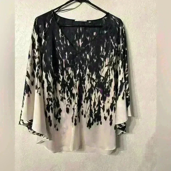 Tahari Women’s Blouse Large Polyester Poncho Style Sleeves - Picture 1 of 8